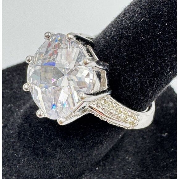 Silver Tone Solitaire Cushion Cut Adjustable Statement Ring Signed NV Sz 4.5-6.5 - Picture 3 of 8